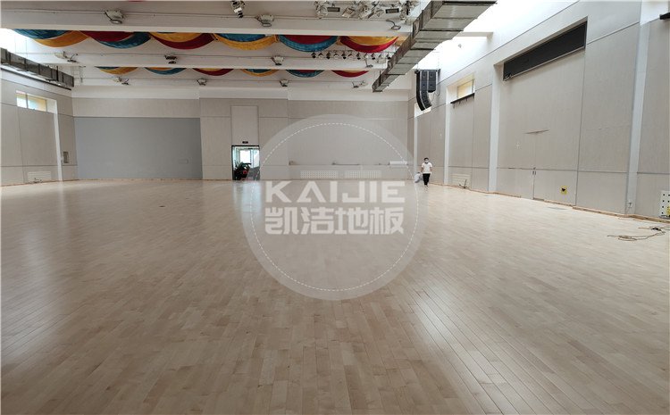 北京回龍觀育新學(xué)校籃球館木地板案例