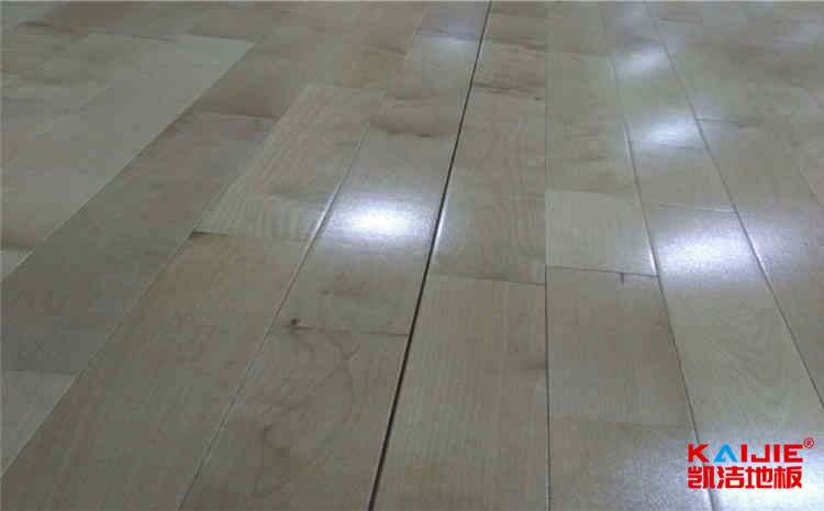 22厚籃球場地木地板單層龍骨結構